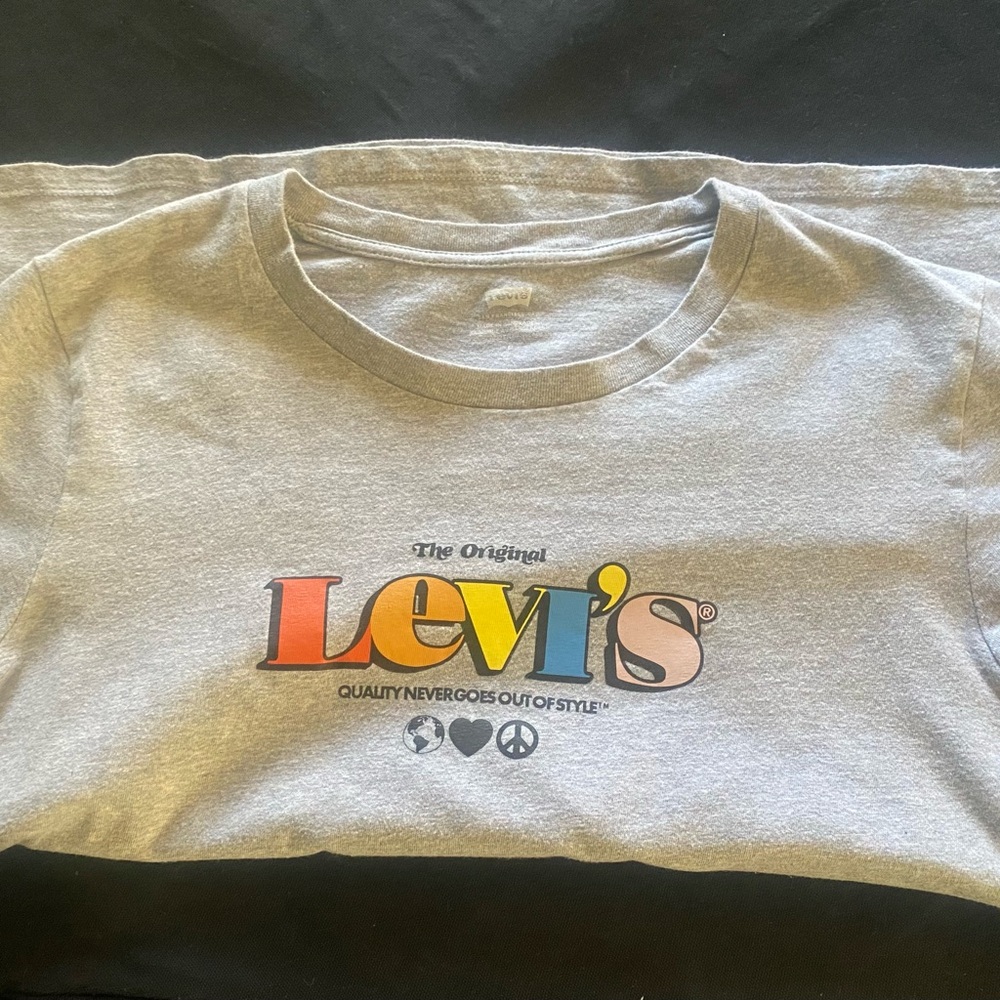 Levi's Kids Gray Tee with Colorful Logo - Picture 5 of 5